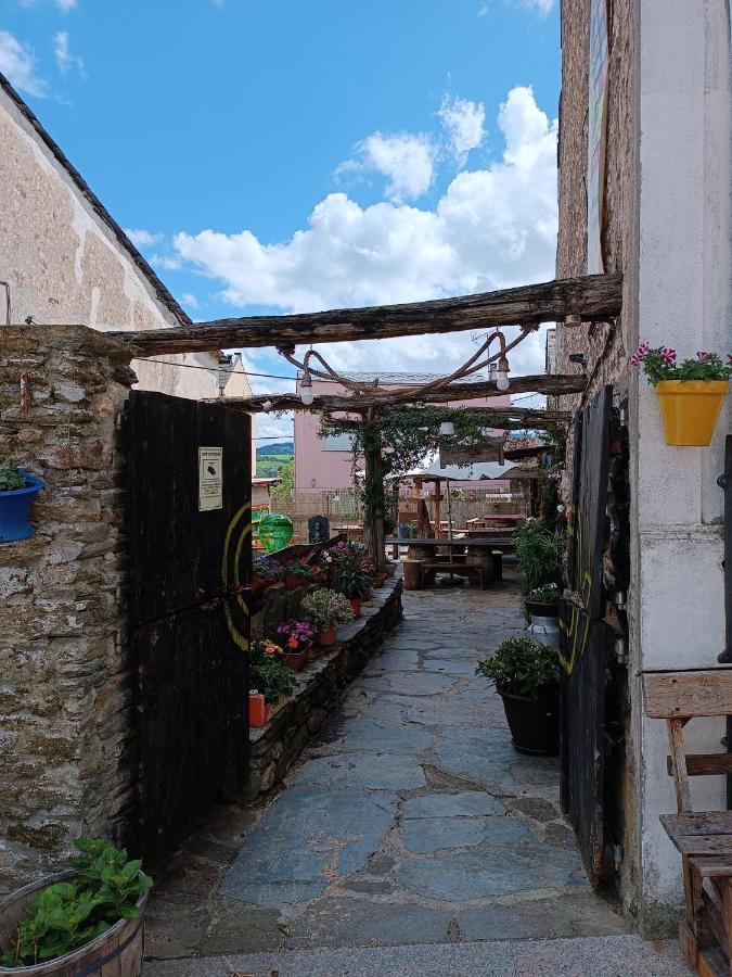 Pension Y Albergue Matias Locanda Sarria Bagian luar foto